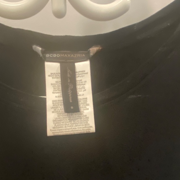 Black tank top - Picture 2 of 3